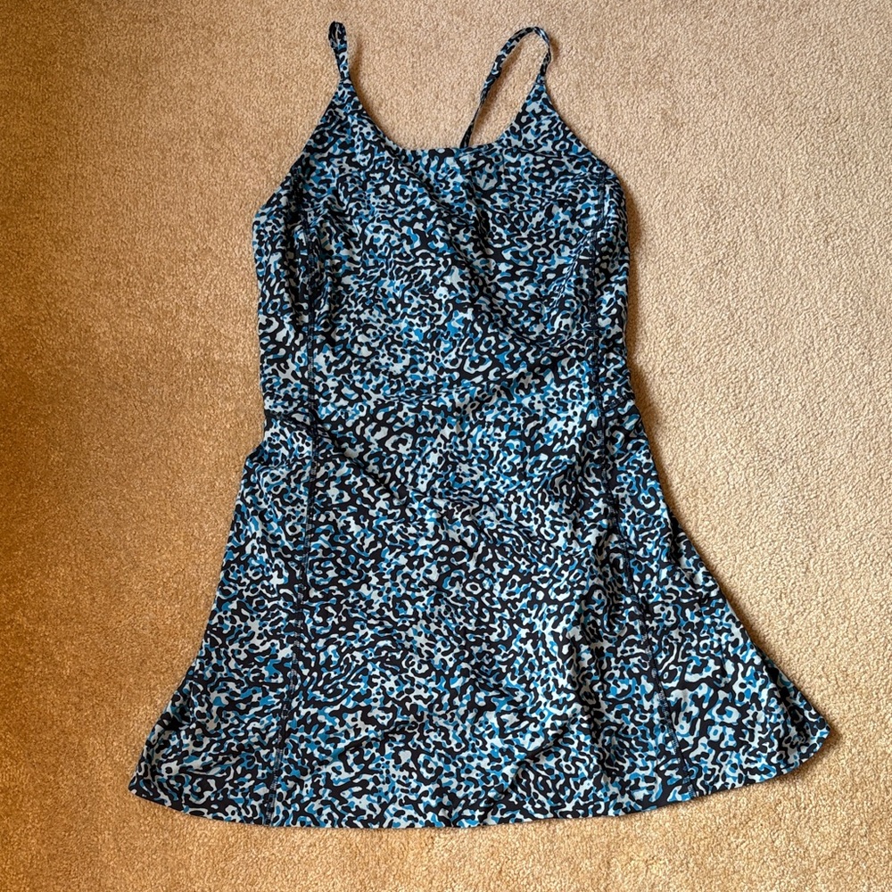 Athleta Infinity Dress with Blue and Black Pattern built in shorts XL